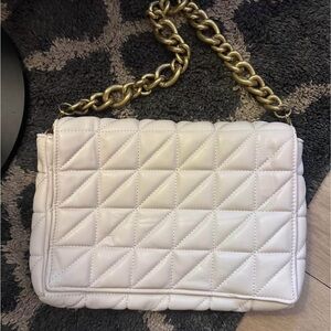 Zara. Elegant White Quilted Shoulder Bag